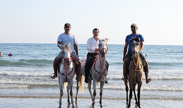 Başkan Aras Patara Plajında