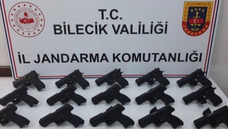 Bilecik Bozüyük’te ruhsatsız tabancalara el konuldu