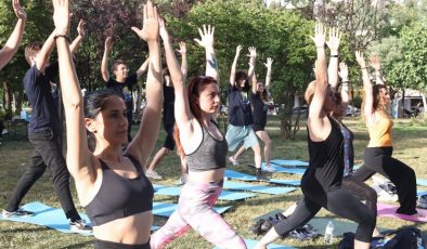 Bursa Nilüfer’de Yoga Günü’nü birlikte kutladılar