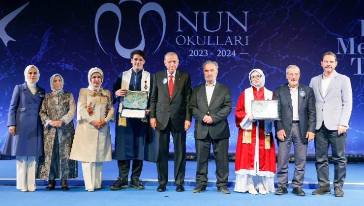 Erdoğan, torununun mezuniyetine katıldı