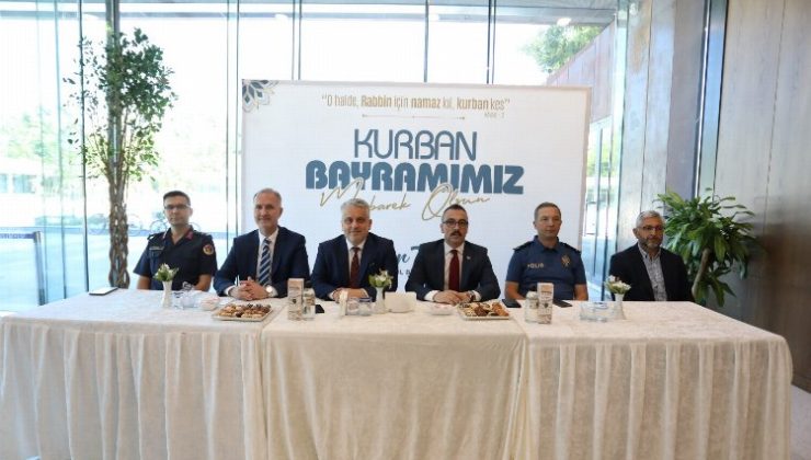 İnegöl’de vatandaşlar ve protokol bayramlaşma programında buluştu