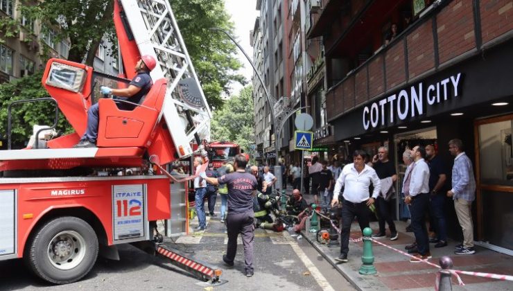 İzmit Belediyesi yangında vatandaşları yalnız bırakmadı