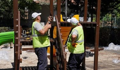 Kadıköy Belediyesi, Sahrayıcedit Mahallesi’nde kimliği belirsiz kişiler tarafından yakılan Erguvan Parkı’nı yeniden yaptı