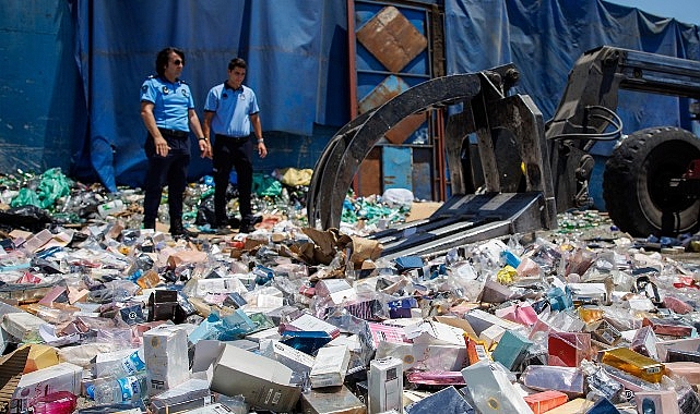 Antalya Büyükşehir Zabıtası 5 bin 807 sahte parfüme el koydu