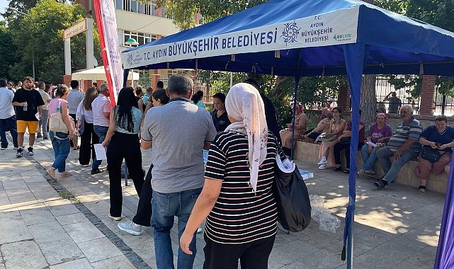 Aydın Büyükşehir Belediyesi, bugün gerçekleştirilen Kamu Personeli Seçme Sınavı (KPSS) öncesinde, memur adaylarını yalnız bırakmadı