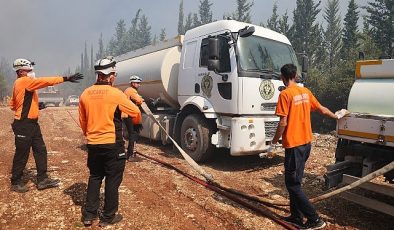 Buca Belediyesi ekipleri Başkan Duman’ın yönetiminde sabaha kadar yangına müdahale etti