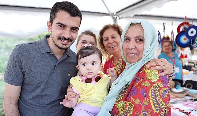 Çankaya Belediyesi’nin kadınlara gelir desteği amacıyla hayata geçirdiği “Kadın Emeği Festivali” Başkentlilerle buluştu