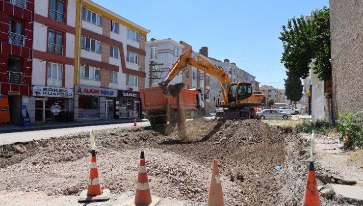 Eskişehir’de yol çalışmaları sürüyor