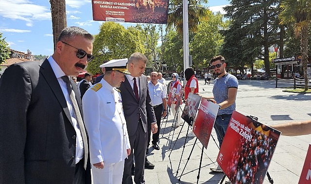 Gölcük’te 15 Temmuz Şehitleri Anma, Demokrasi ve Milli Birlik Günü törenleri, Şehitler Mezarlığı’nda şehitlerin kabirleri başında edilen dualar ile başladı