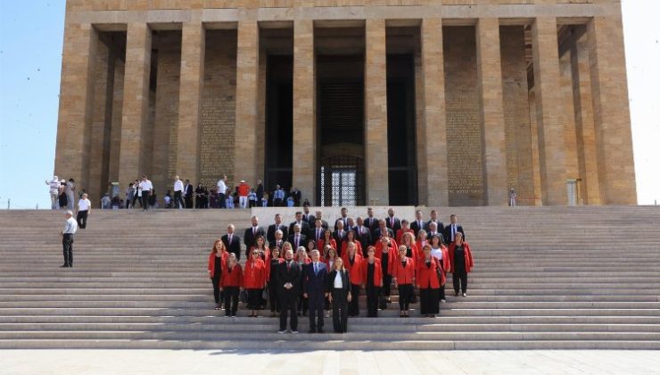 Günay Başkandan Tam Kadro Anıtkabir Çıkarması