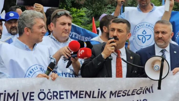 İYİ Partili Türkoğlu: Öğretmen boyun eğmez!