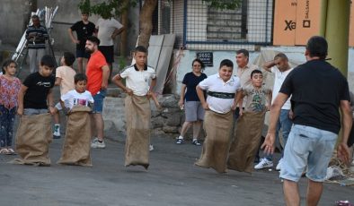 Karabağlar’ın sokakları neşe ve mutluluklar dolup taşıyor!