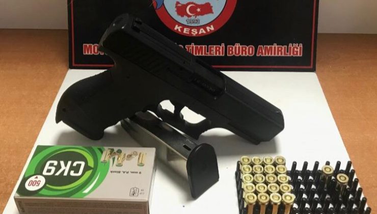 Keşan’da pompalı tüfek ve kurusıkı tabanca ele geçirildi