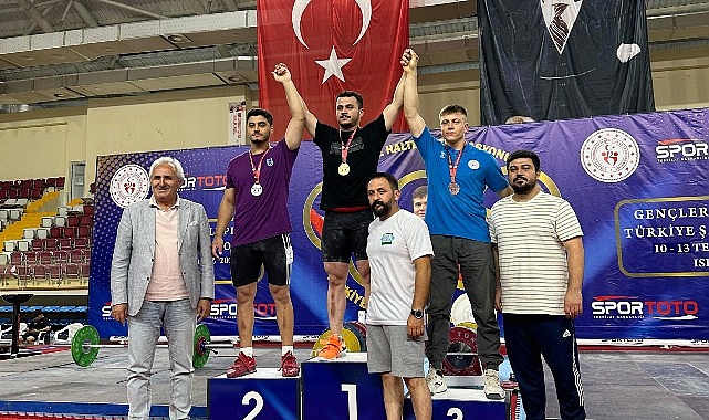 Nevşehir Belediyesi sporcusu Serdar Benli, Gençler Kulüpler Türkiye Halter Şampiyonası’nda toplamda 268 kg kaldırarak Türkiye üçüncüsü olmayı başardı