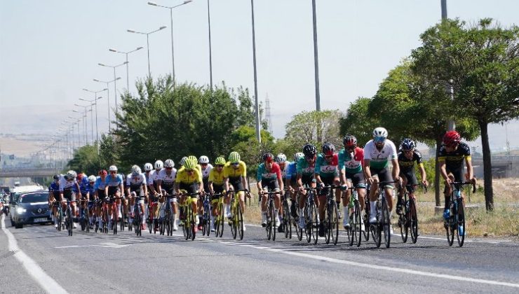 Pedallar uluslararası puanlar için çevrildi