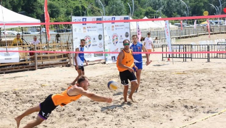 Şile sahili plaj voleybolu ile renklendi