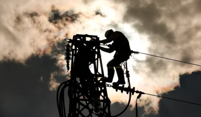 Akdeniz’de aşırı sıcaklar elektrik tüketimine her gün yeni rekor kırdırıyor