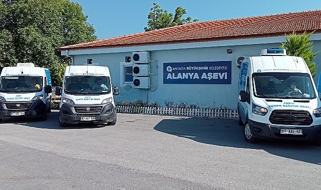 Alanya Aşevi ihtiyaç sahiplerinin yanında