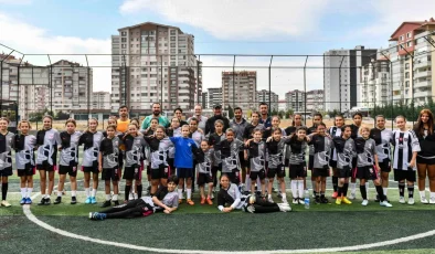 Ankara’da minik futbolcular için turnuva