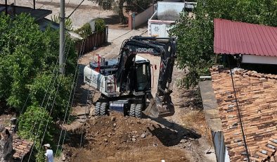 Aydın Büyükşehir Belediyesi, kent içi trafiği hızlandıran ve sürüş konforunu artıran çalışmalara imza atmaya devam ediyor