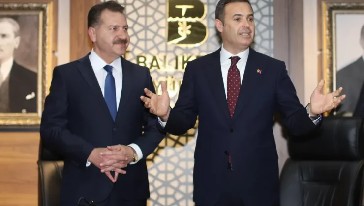 Balıkesir’de sert tartışma! Ahmet Akın: Ne yaptınız oğlum bu paraları?