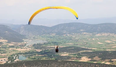 Bilecik’te Yamaç Paraşütü Festivali