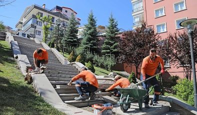 Çankaya Belediyesi, ilçe genelindeki parklarda bakım ve onarım çalışmalarını hız kesmeden sürdürüyor