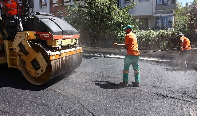 Çankaya Belediyesi, ilçede yer alan 123 mahallede asfalt onarım, yama ve tam kaplama çalışmalarını koordineli şekilde sürdürüyor.