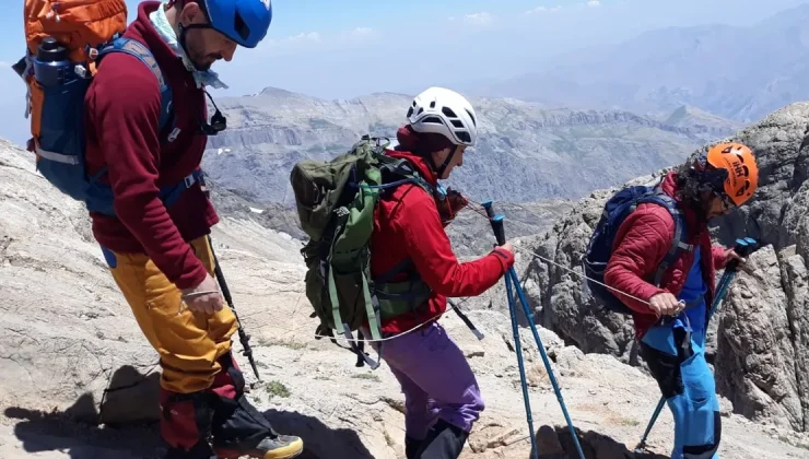 Cilo Reşko Dağı zirve tırmanışı başarı ile tamamlandı