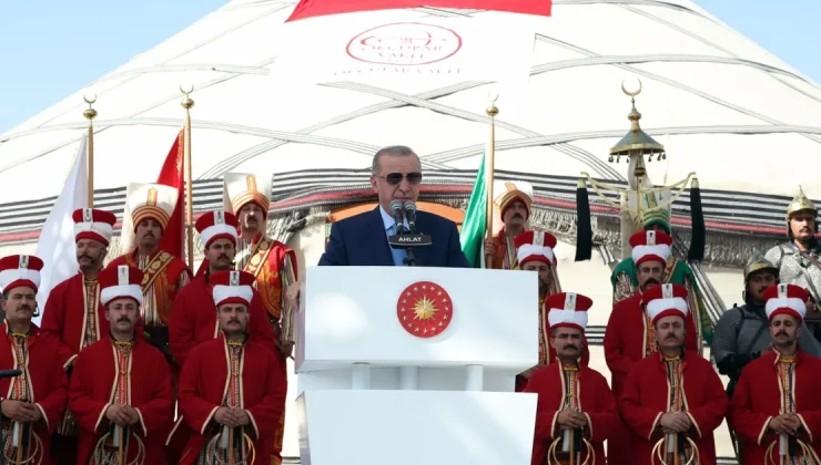 Cumhurbaşkanı Erdoğan Ahlat’tan seslendi… Bu toprakların emanetçisi değilk, asıl sahipleriyiz