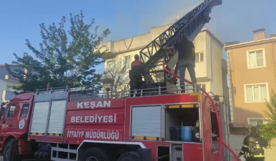 Edirne Keşan’da apartman çatısında yangın