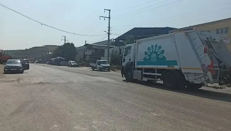 Geçit Mahallesi’ndeki bu kasis trafiği tehlikeye sokuyor