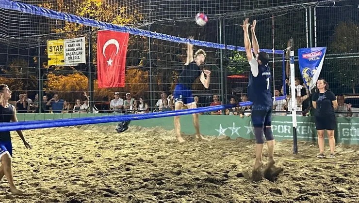 Gölcük plaj voleybolunu çok sevdi