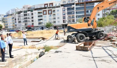 İzmir Çiğli’de kaçak yapının yerine yol ve park