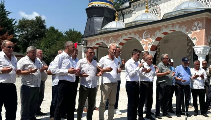 İzmit Kaynarca Camii ibadete açıldı