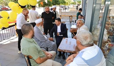 Nevşehir Belediye Başkanı Rasim Arı, Bekdik Mahallesi’nde incelemelerde bulunarak vatandaşlarla bir araya geldi.