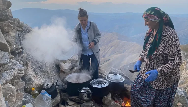 Sason’lu  Ermeniler Mereto zirvesinde mum yakıp dua etti