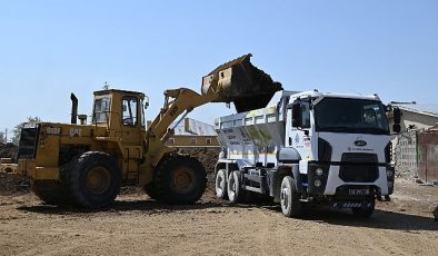 Selçuklu Belediyesi, “Kamyon Üzeri Gübre Dağıtım Makinesi” hizmeti ile tarımsal üretime sağladığı desteklere bir yenisini daha ekledi