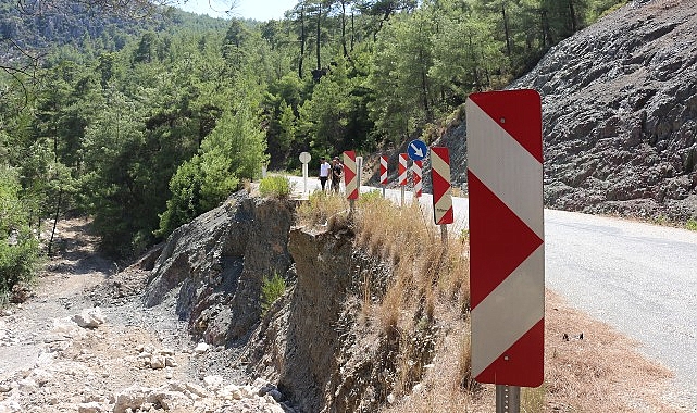 Serik-Akbaş grup yolu güçlendiriliyor