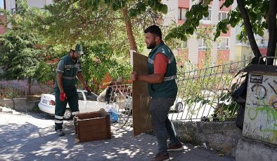 Temiz Sokak sloganıyla 51 mahalle yıkanıyor