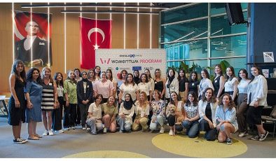 Womentum Programı, Kadın Öğrencilere Kariyer Yolculuklarında Destek Olmaya Devam Ediyor