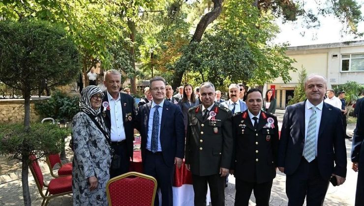 19 Eylül Gaziler Günü etkinlikleri kapsamında Valimiz Enver Ünlü ev sahipliğinde Gazilerimiz ve Aileleri onuruna ‘Kabul Töreni’ gerçekleştirildi….