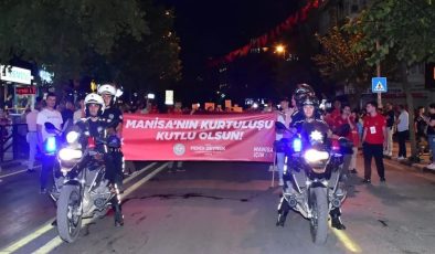 Manisa’mızın Kurtuluş’unun 102. yılı etkinlikleri kapsamında düzenlenen Fener Alayı yürüyüşü, Valimiz Sayın Enver ÜNLÜ, İl Emniyet Müdürümüz Sayın Fahri AKTAŞ, Protokol üyeleri ve vatandaşlarımızın coşkulu katılımı eşliğinde gerçekleşti….