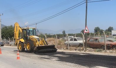 Büyükşehir asfalt onarım çalışması yapıyor