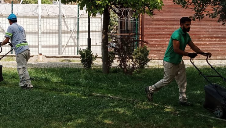 Nilüfer Belediyesi parklarda çevre düzenlemelerine devam ediyor