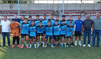 Kemer Belediyespor U16 takımı gol oldu yağdı