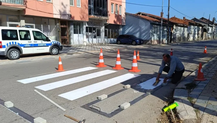 Bilecik Pazaryeri’nde yaya geçitlerine makyaj