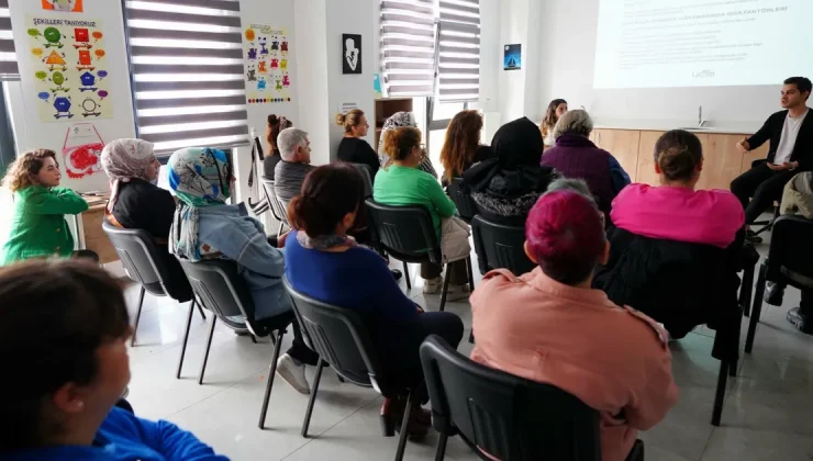 İstanbul Beylikdüzü’nde biliçlendirme semineri düzenlendi