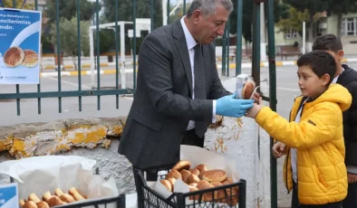 İzmir Güzelbahçe’den çocuklara okul sürprizi