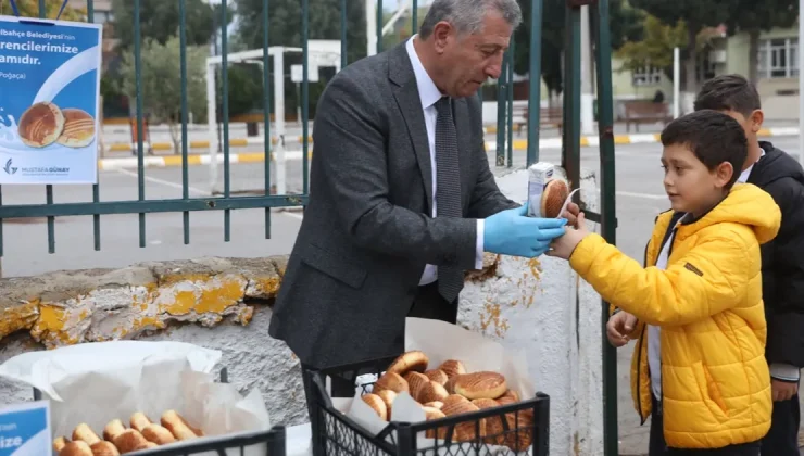 İzmir Güzelbahçe’den çocuklara okul sürprizi